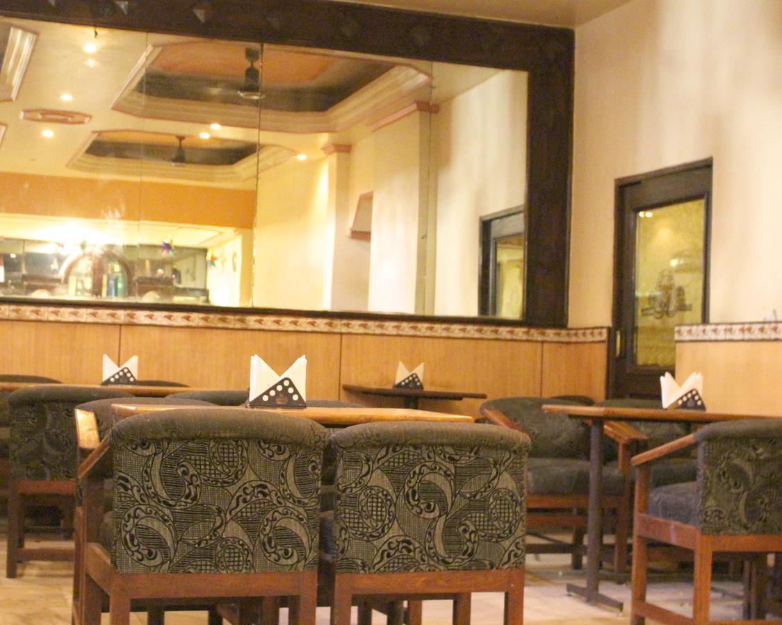 Hotel Goyal Jaipur Buitenkant foto